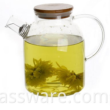 glass teapot with bamboo lid